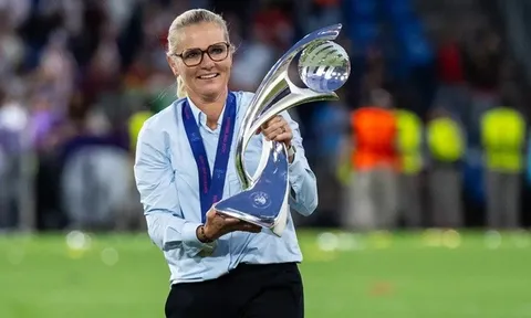 Sarina Wiegman - 'Nữ hoàng' đấu cúp: Cú hat-trick EURO và di sản vĩ đại
