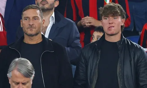 Con trai Francesco Totti giải nghệ ở tuổi 19