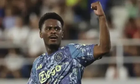 Gặp gỡ Jorrel Hato: Trụ cột trẻ Ajax trên đường đến Chelsea
