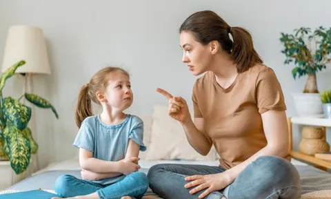 6 câu nói "độc hại" của cha mẹ rất độc hại khiến trẻ nghĩ chúng là gánh nặng, kìm hãm sự tự tin