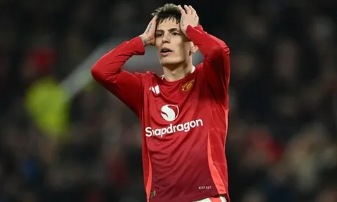 Diễn biến mới nhất thương vụ Garnacho cập bến Chelsea
