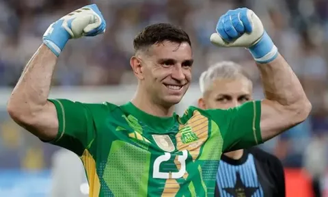 NÓNG! Villa từ chối đề nghị của MU dành cho Martinez