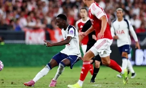 Khoảnh khắc thiên tài định đoạt trận Arsenal - Tottenham