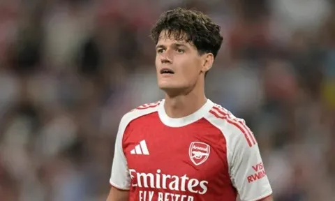 Thomas Frank gửi thông điệp tích cực đến Christian Norgaard