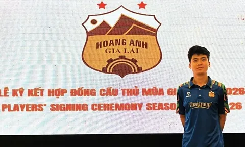 Học trò 'siêu nhân' của thầy Giôm đá V-League cho HAGL sau khi chiến thắng bệnh tật
