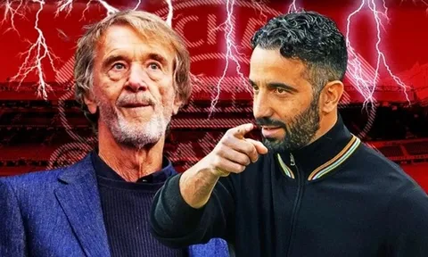 Man United tự hủy hoại tương lai bằng chiến lược chuyển nhượng hỗn loạn?