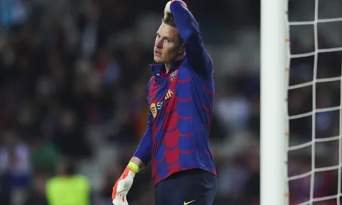 Ter Stegen gặp khó ở Barcelona, Deco tìm cách giải quyết