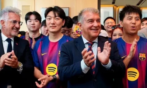 Laporta: Việc đăng ký Joan Garcia không phụ thuộc chấn thương của Ter Stegen