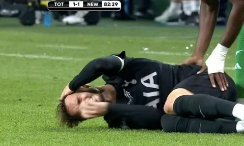 James Maddison rời sân bằng cáng, Tottenham tổn thất nặng nề trước thềm mùa giải mới
