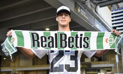 Từ hầm mỏ đến La Liga trong 6 năm: Câu chuyện cổ tích của Nelson Deossa tại Real Betis