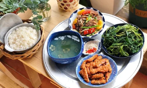 Nên ăn cơm, ăn rau hay ăn thịt trước? Chuyên gia chỉ cách ăn đúng