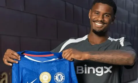 Vừa tới Chelsea, tân binh Jorrel Hato đã 'gây chiến' với cả Ngoại hạng Anh