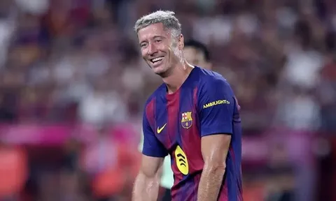 Huyền thoại Ba Lan: "Robert không được lòng các đồng đội Barcelona, nên chuyển đến Ả Rập"