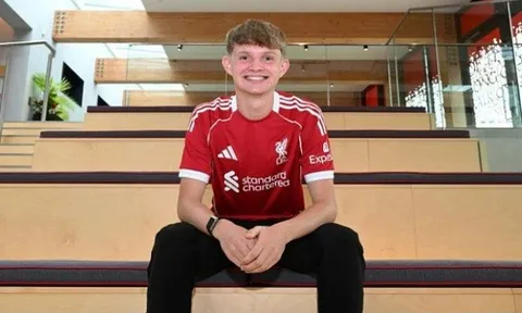 CHÍNH THỨC: Liverpool chiêu mộ Will Wright, vượt mặt Arsenal phút chót