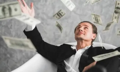 4 dấu hiệu nhận biết người giả giàu: đừng bị 'phông bạt' đánh lừa bởi vẻ bề ngoài