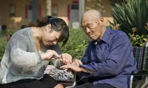 Sau khi nghỉ hưu, đừng vội tiết lộ lương hưu! Hãy trả lời bằng 3 câu này để tránh soi mói và ghen tỵ