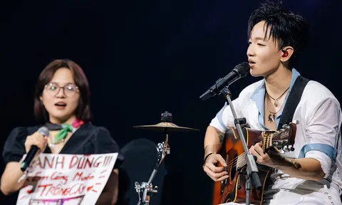 Hoàng Dũng thăng hoa trong màn trình diễn liên tục 3,5 giờ trong concert “Xoay Tròn”