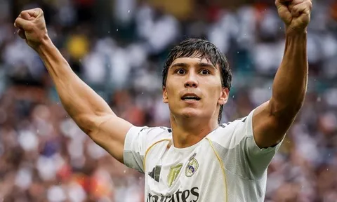 Real Madrid “trói chân” Gonzalo Garcia, trao áo số 9 huyền thoại