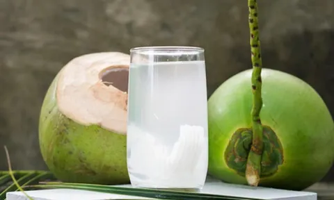 3 sai lầm khi uống nước dừa mất sạch dinh dưỡng, dễ rước bệnh