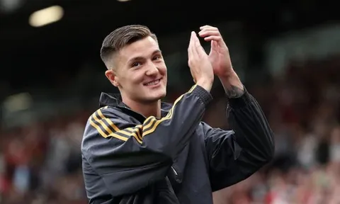 Hình ảnh đầu tiên của Benjamin Sesko tại Old Trafford