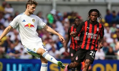 Leeds cầm hòa AC Milan trong trận tổng duyệt trước mùa giải