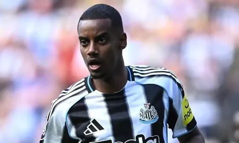 Nội bộ Newcastle "dậy sóng": Isak tức giận khi bị ép ở lại