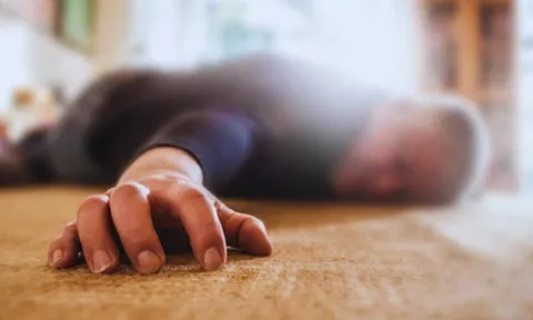 4 dấu hiệu cảnh báo đột quỵ trước khi ngủ: Đến viện lập tức trước khi quá muộn