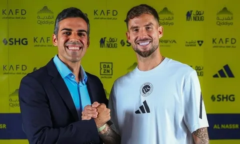 CHÍNH THỨC: Inigo Martinez cập bến Al Nassr từ Barca