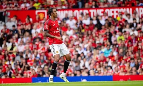 Leny Yoro: Từ "triển vọng" đến biểu tượng cho sự trỗi dậy của Man United