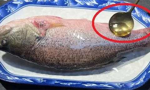 Rã đông cá đừng thả vào nước lạnh: Muốn nhanh, cá chắc thịt chỉ cần 1 bước này