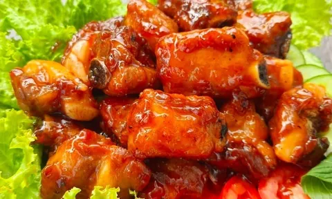 Thả loại nước này vào làm sườn xào chua ngọt: Món ăn mềm tan đậm vị không bị khô dai