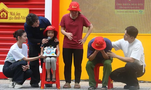 Mái ấm gia đình Viêt: Người cha bật khóc khi con gái 8 tuổi mắc bệnh tim bẩm sinh được tổ chức sinh nhật