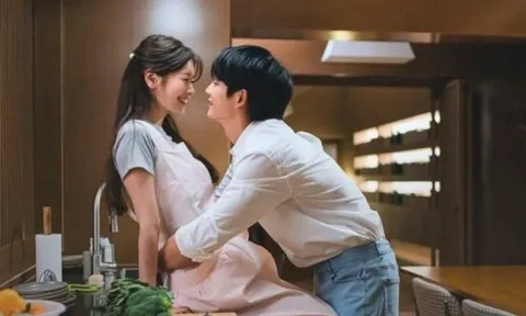 5 hành vi thân mật hơn cả 'chuyện ấy', cặp đôi sau 40 tuổi vẫn duy trì chứng tỏ tình yêu bền chặt
