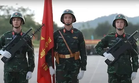 Thượng úy Lê Hoàng Hiệp chính thức lộ diện trong Sao Nhập Ngũ, khán giả "đứng ngồi không yên"