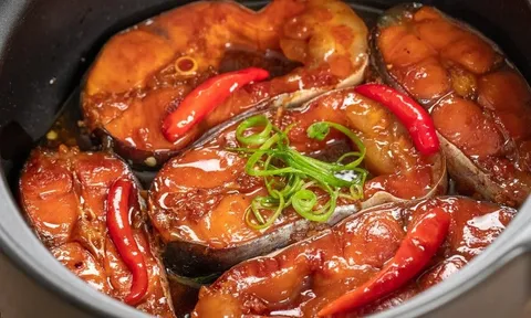 Kho cá chỉ cần bỏ loại nước đặc biệt này vào: Dù loại cá nào cũng hết sạch mùi tanh, thơm ngon hấp dẫn