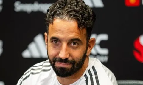 Amorim cảnh báo Man Utd còn cách xa cuộc đua vô địch Ngoại hạng Anh