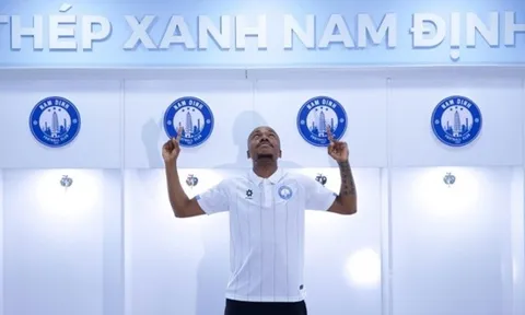 Nam Định chiêu mộ Percy Tau, tiền đạo từng chơi ở Ngoại hạng Anh