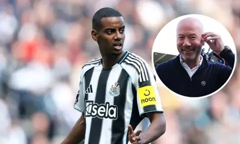Alan Shearer mỉa mai Isak trong trận Liverpool - Bournemouth