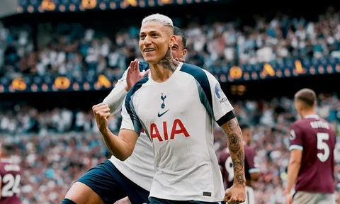 Richarlison lập cú đúp, Tottenham thắng đậm ngày ra quân