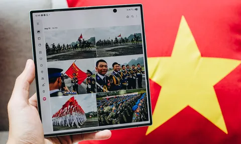 Galaxy Z Fold7 gập mở khoảnh khắc thiêng liêng, lưu giữ niềm tự hào dân tộc