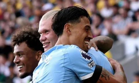 Man City thắng hủy diệt Wolves trong ngày ra quân Ngoại hạng Anh