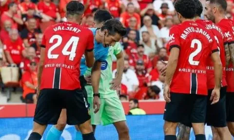 Antonio Raillo gọi bàn thứ hai của Barca là sự ô nhục