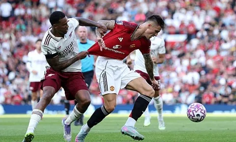 Amorim nhắc nhở Bayindir sau sai lầm trước Arsenal