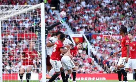 Altay Bayindir và Andre Onana chưa đủ tốt, Man Utd phải hành động