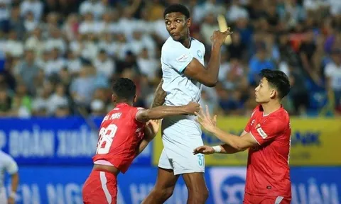 Đình Triệu nói về tân binh cao hơn 2m của V.League