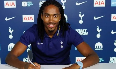 CHÍNH THỨC! Djed Spence ký hợp đồng mới với Tottenham