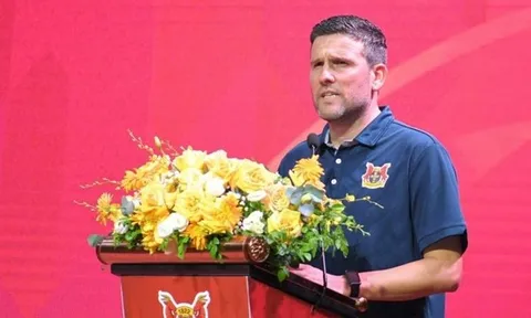 Ninh Bình thắng trận đầu tiên V-League, HLV Tây Ban Nha khen ngợi Hoàng Đức