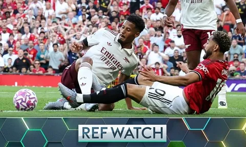 Man Utd bị từ chối phạt đền? Cựu trọng tài Ngoại hạng Anh lên tiếng