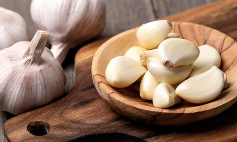 6 lý do để duy trì thói quen ăn 1 nhánh tỏi sống mỗi ngày, vừa rẻ vừa tốt hơn cả 'thuốc tiên'