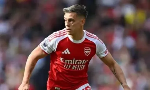 Arsenal nâng lương cho Trossard, hợp đồng giữ nguyên đến 2027